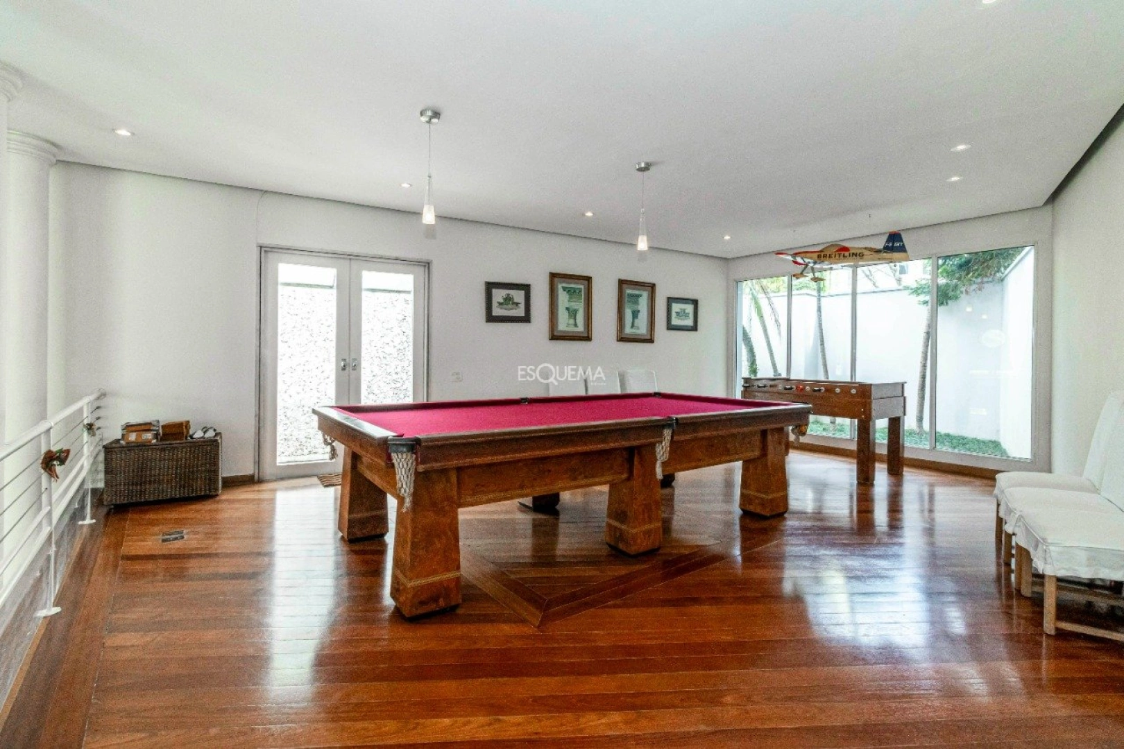 Casa com amplo terreno e 40 m de frente - Imagem 15
