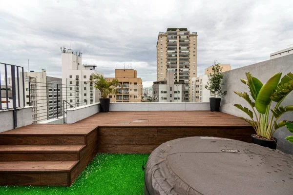 Apartamento reformado em localização privilegiada