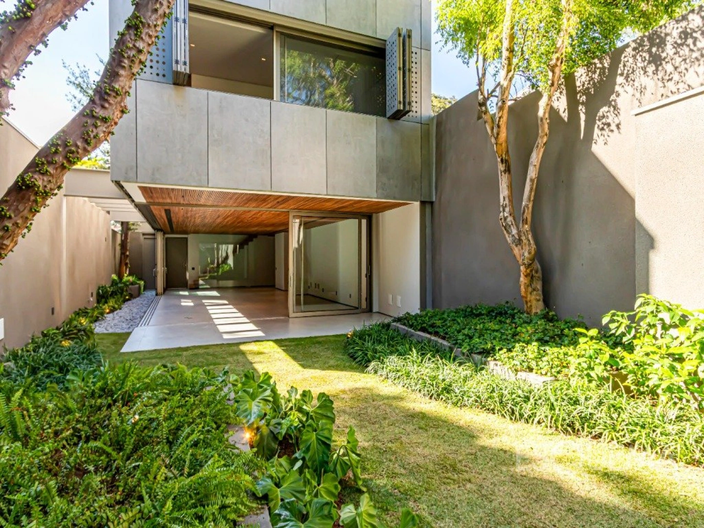 Casa com projeto assinado no Jardim Europa - Imagem 2