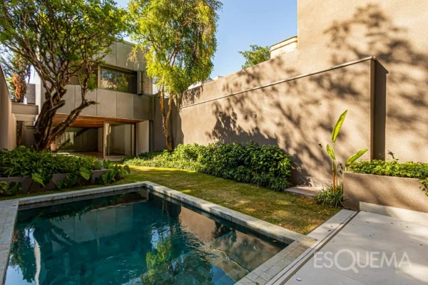 Casa com projeto assinado no Jardim Europa