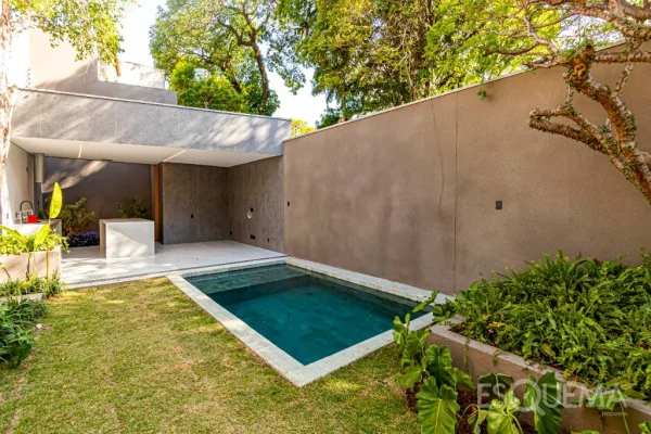 Casa com projeto assinado no Jardim Europa