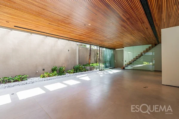 Casa com projeto assinado no Jardim Europa
