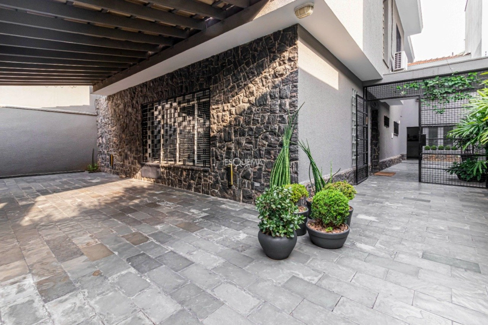 Casa na melhor localização do bairro - Imagem 13