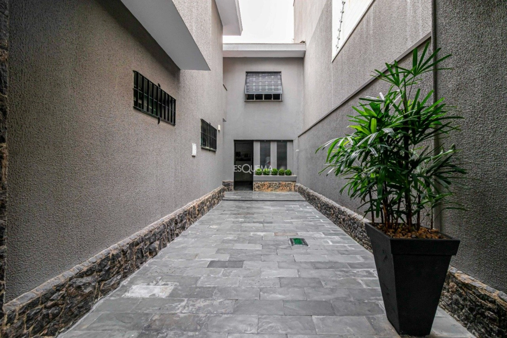 Casa na melhor localização do bairro - Imagem 15