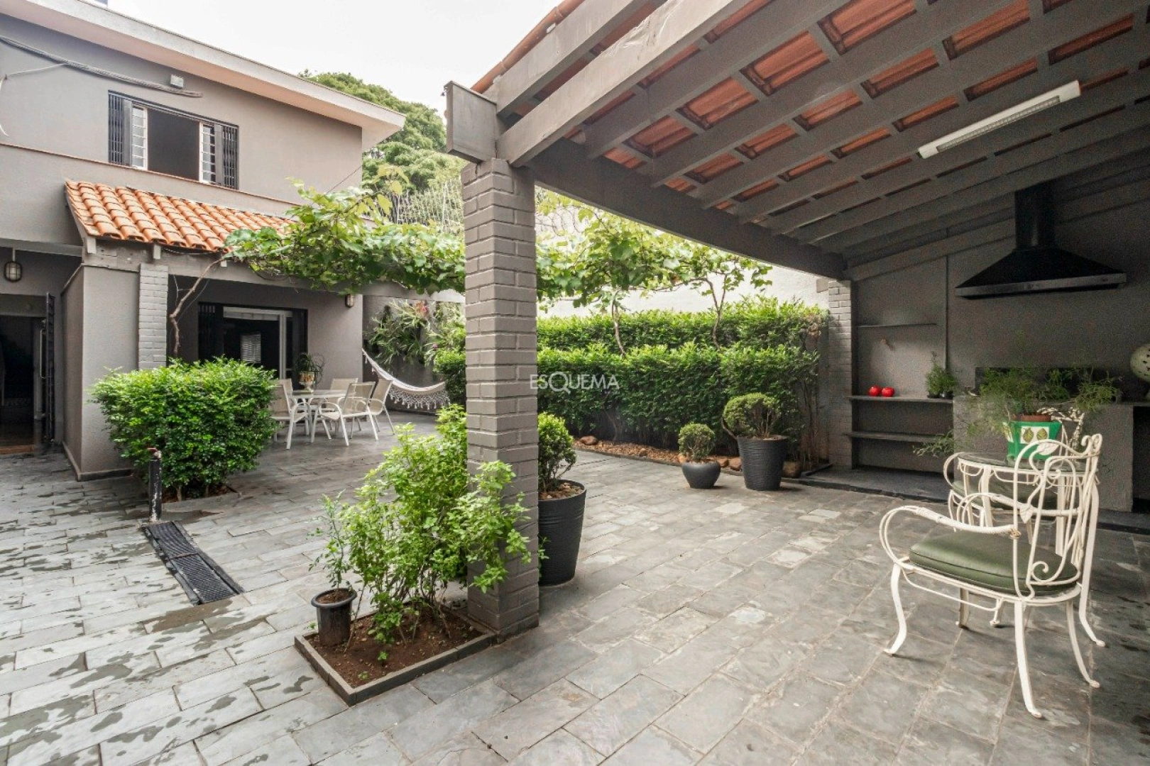 Casa na melhor localização do bairro - Imagem 1
