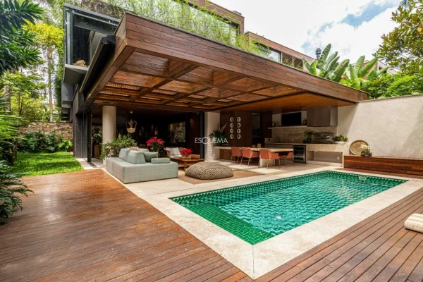 Casa em condomínio próximo ao Shopping Iguatemi