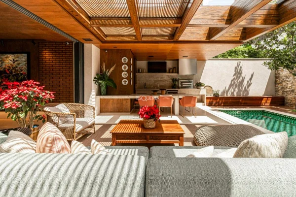 Casa em condomínio próximo ao Shopping Iguatemi