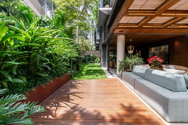 Casa em condomínio próximo ao Shopping Iguatemi