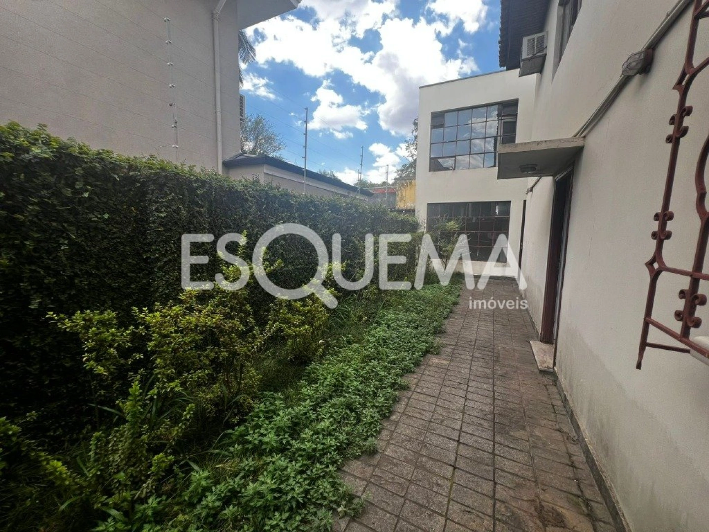 Casa comercial no Jardim América - Imagem 1