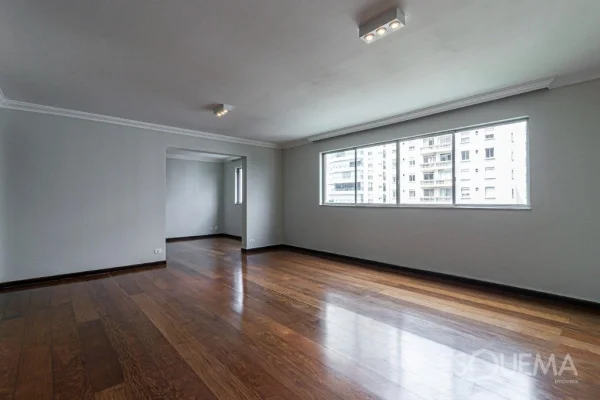 Apartamento reformado próximo ao Parque do Povo