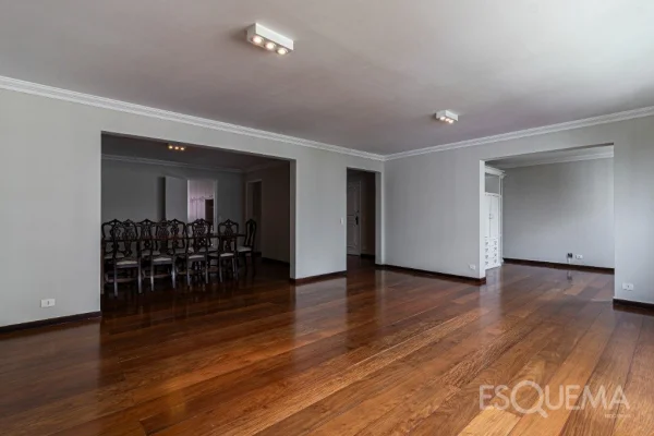 Apartamento reformado próximo ao Parque do Povo