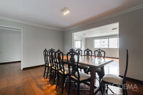 Apartamento reformado próximo ao Parque do Povo