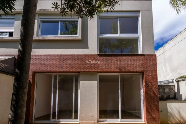 Casa nova em condomínio fechado