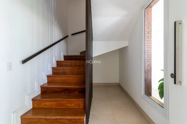 Casa nova em condomínio fechado