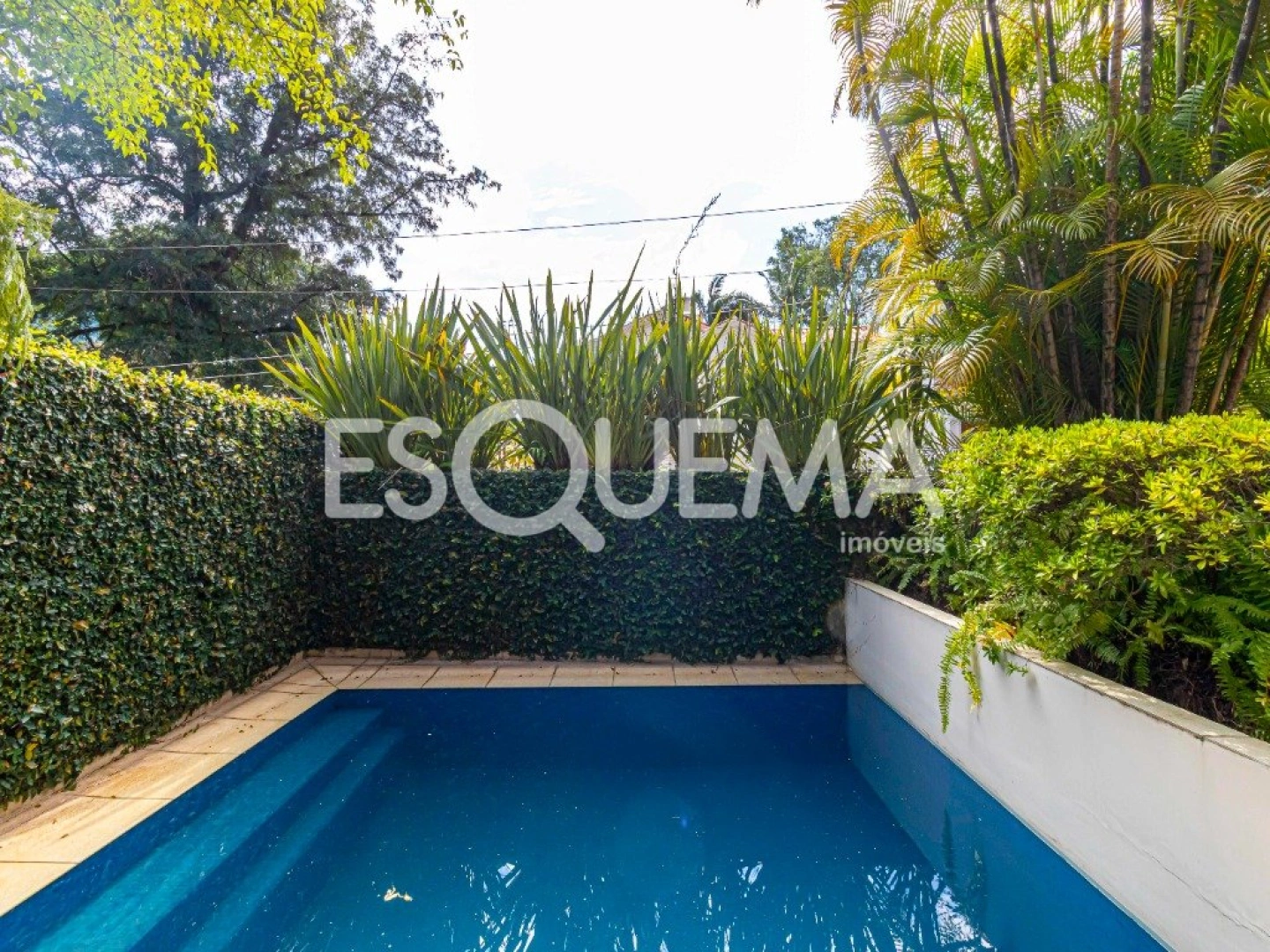 Casa elegante em rua charmosa do Cidade Jardim - Imagem 4