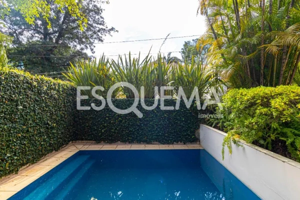 Casa elegante em rua charmosa do Cidade Jardim