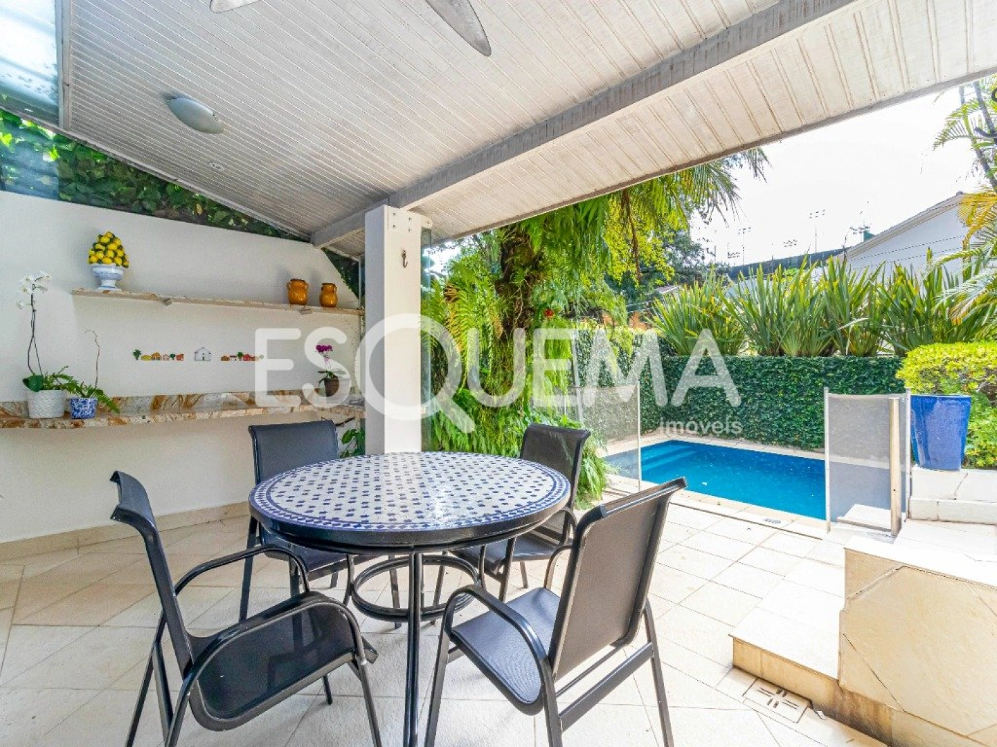 Casa elegante em rua charmosa do Cidade Jardim - Imagem 5