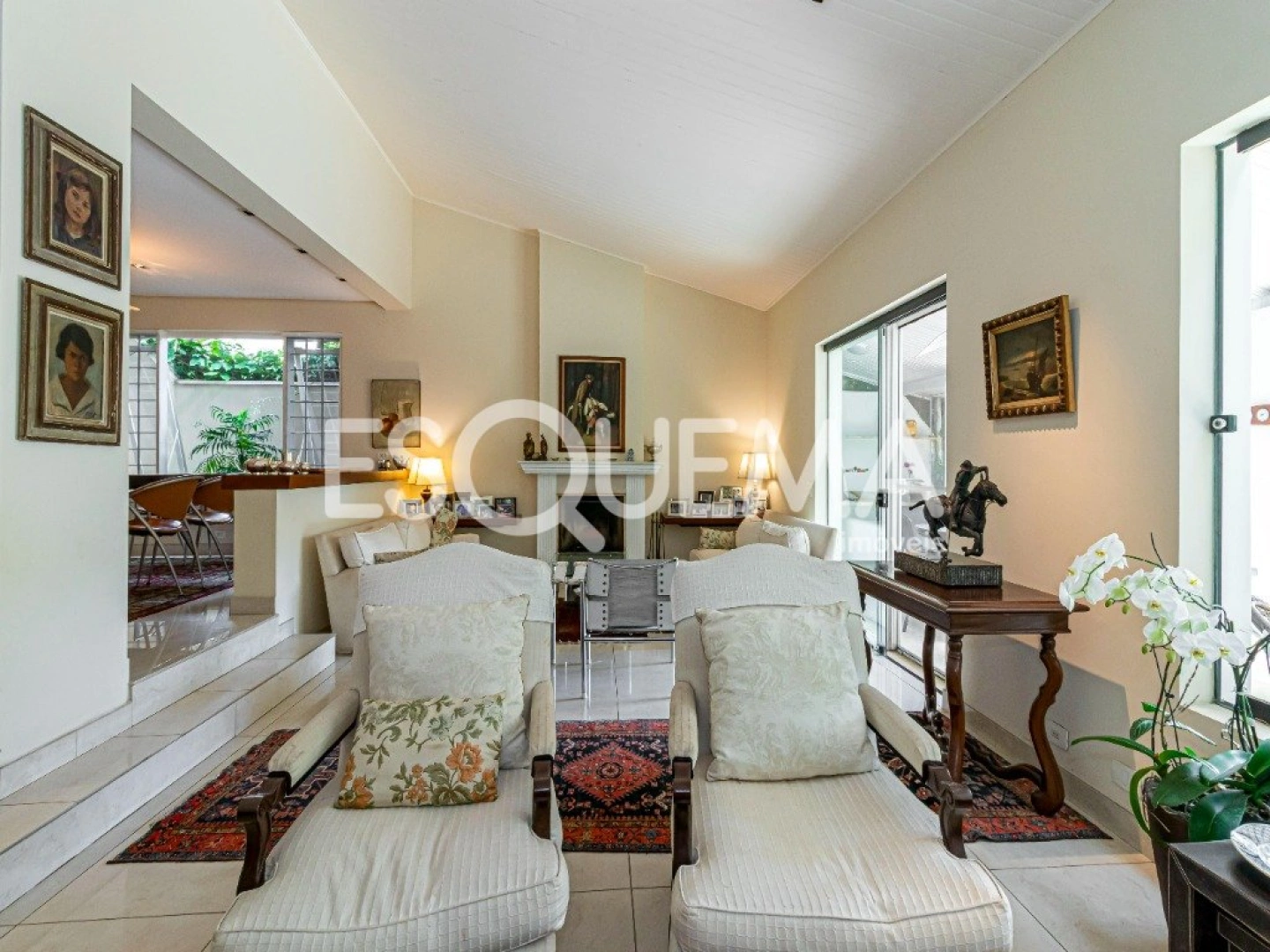 Casa elegante em rua charmosa do Cidade Jardim - Imagem 9