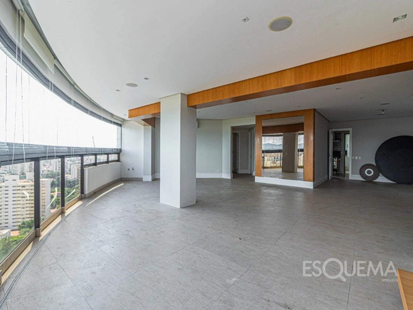 Apartamento em andar alto com vista panorâmica - Imagem 2
