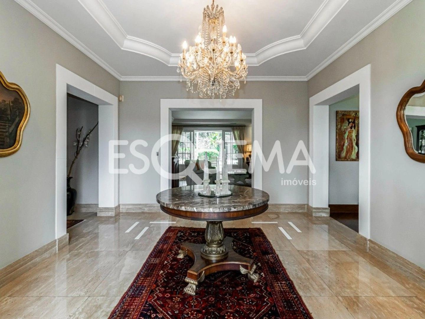 Casa em condomínio fechado com amplo terreno - Imagem 4