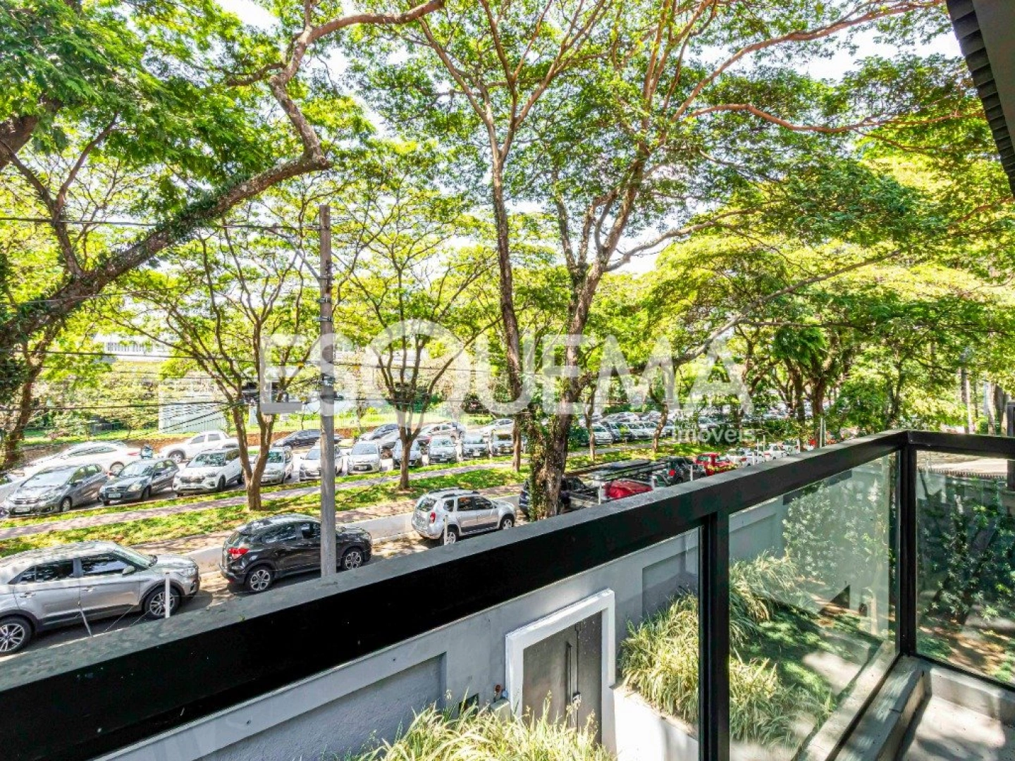 Ampla casa comercial com projeto moderno no Alto de Pinheiros - Imagem 10
