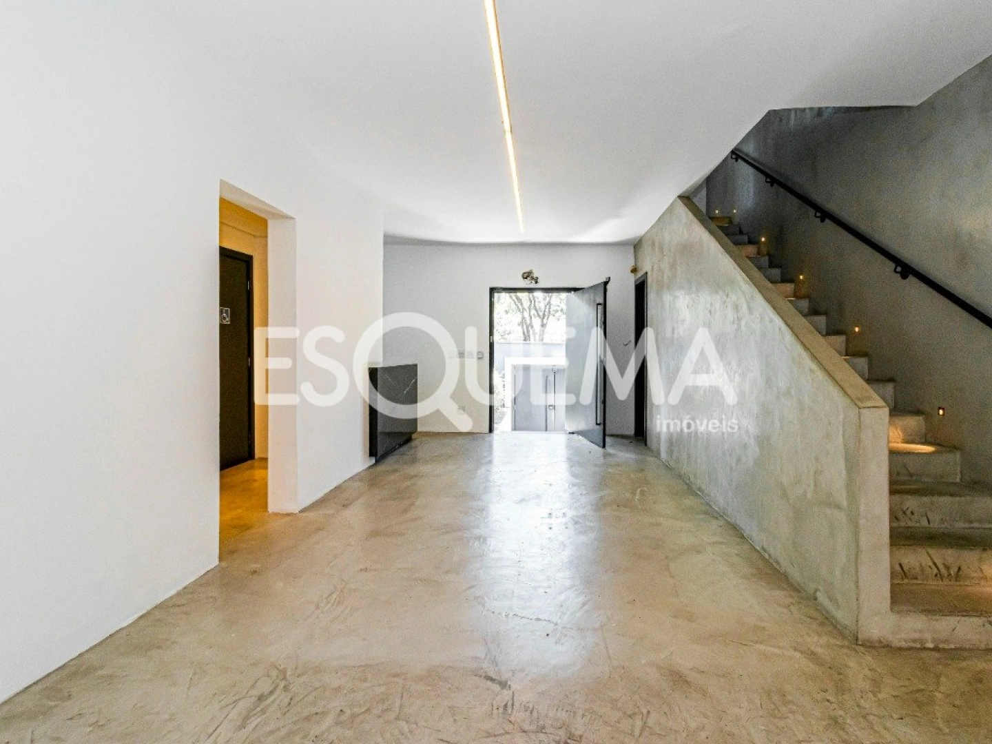 Ampla casa comercial com projeto moderno no Alto de Pinheiros - Imagem 4