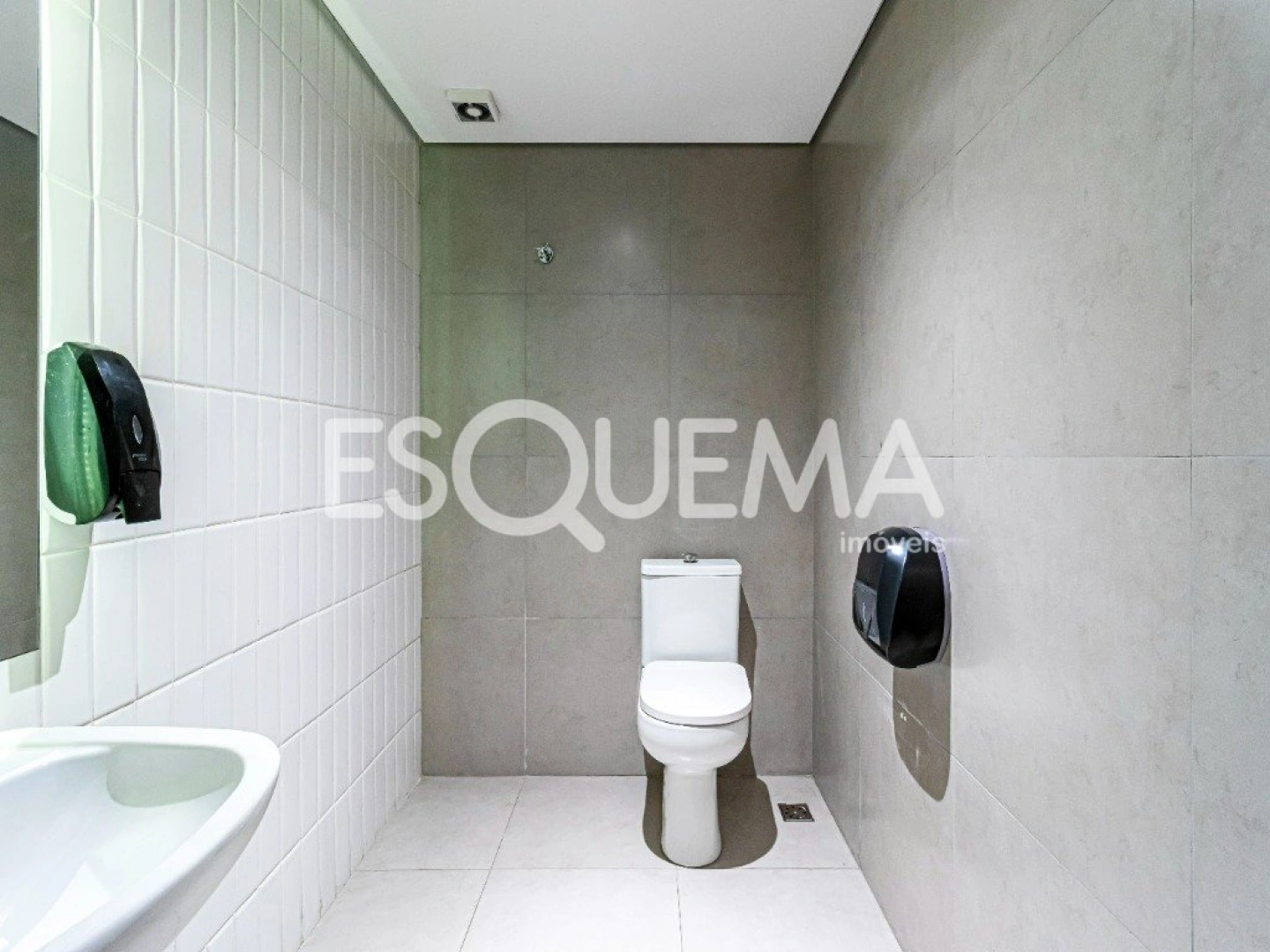 Ampla casa comercial com projeto moderno no Alto de Pinheiros - Imagem 6