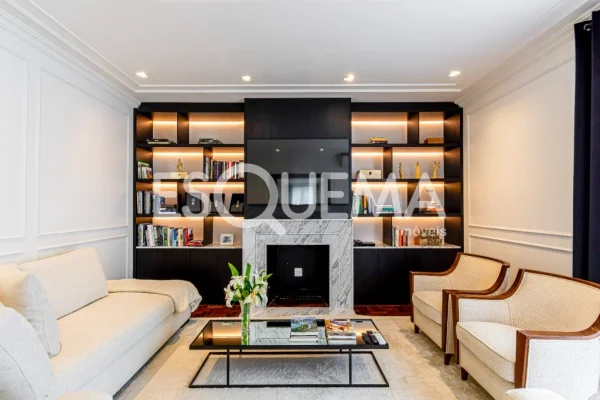 Apartamento reformado em edifício neoclássico no Jardim América
