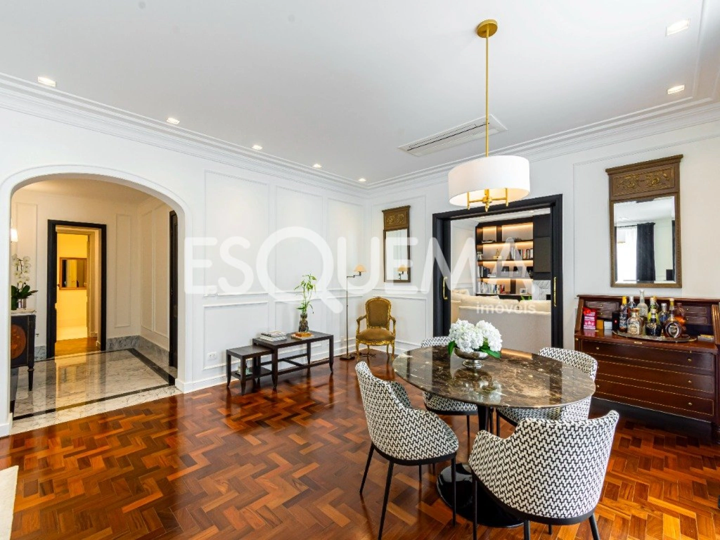 Apartamento reformado em edifício neoclássico no Jardim América - Imagem 8