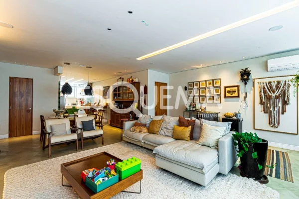 Apartamento reformado na parte plana do Jardins