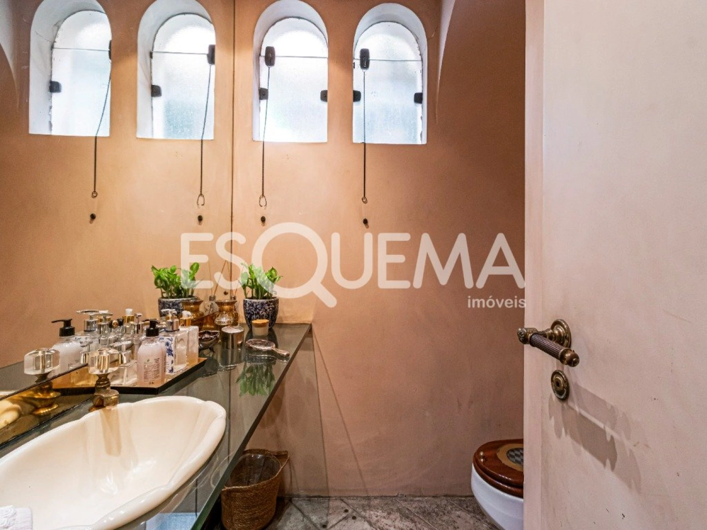Casa com grande potencial para reforma em rua nobre do Jardim Guedala - Imagem 10