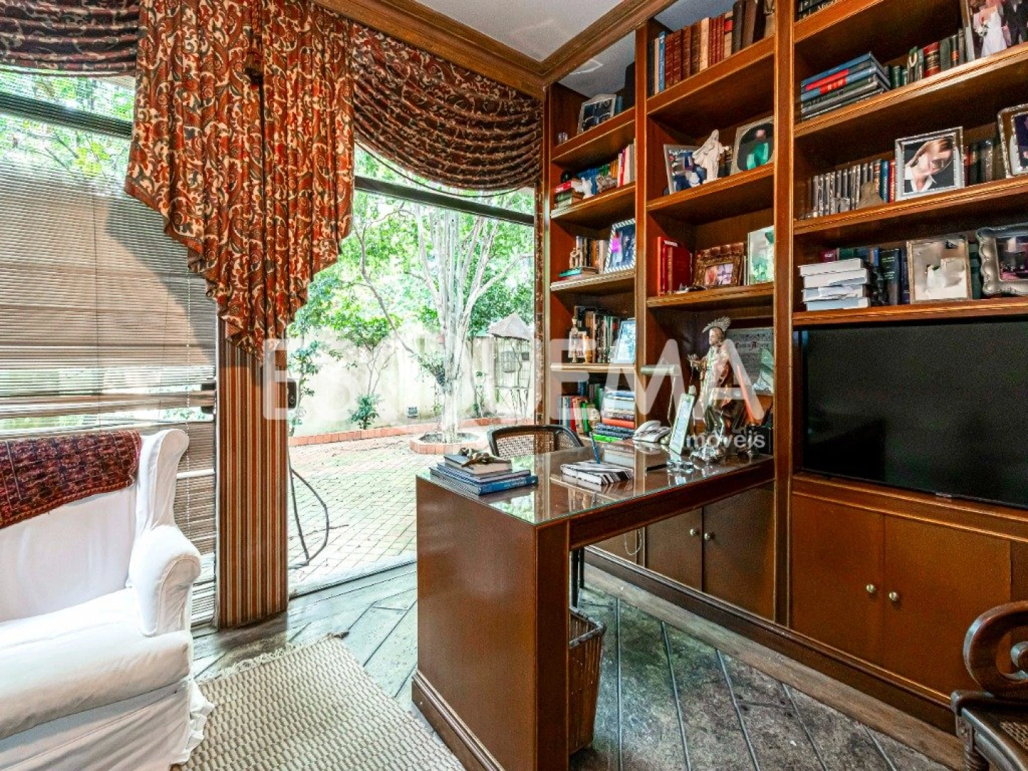 Casa com grande potencial para reforma em rua nobre do Jardim Guedala - Imagem 11