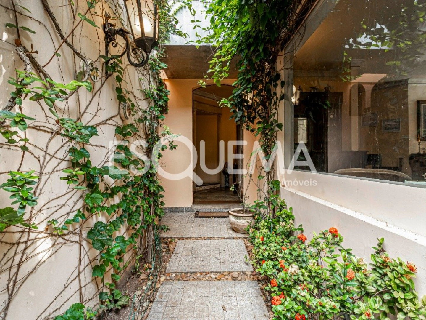 Casa com grande potencial para reforma em rua nobre do Jardim Guedala - Imagem 12