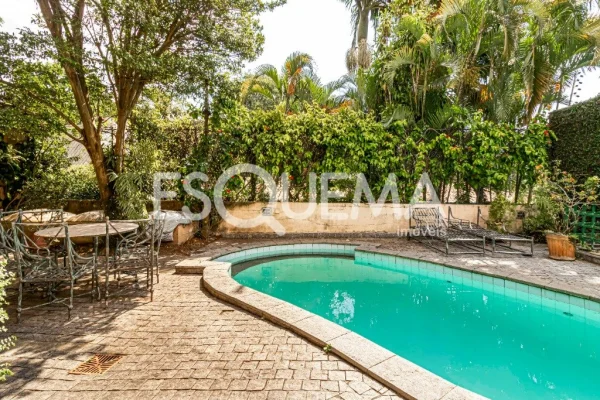 Casa com grande potencial para reforma em rua nobre do Jardim Guedala