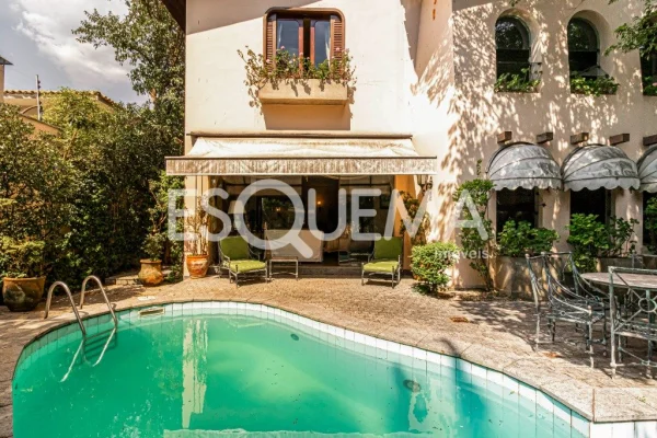 Casa com grande potencial para reforma em rua nobre do Jardim Guedala
