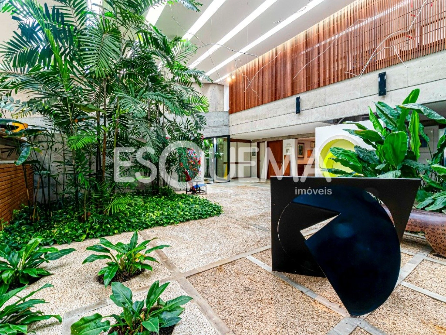 Casa icônica em Alto de Pinheiros com projeto de Diana Malzoni e paisagismo de Burle Marx - Imagem 3