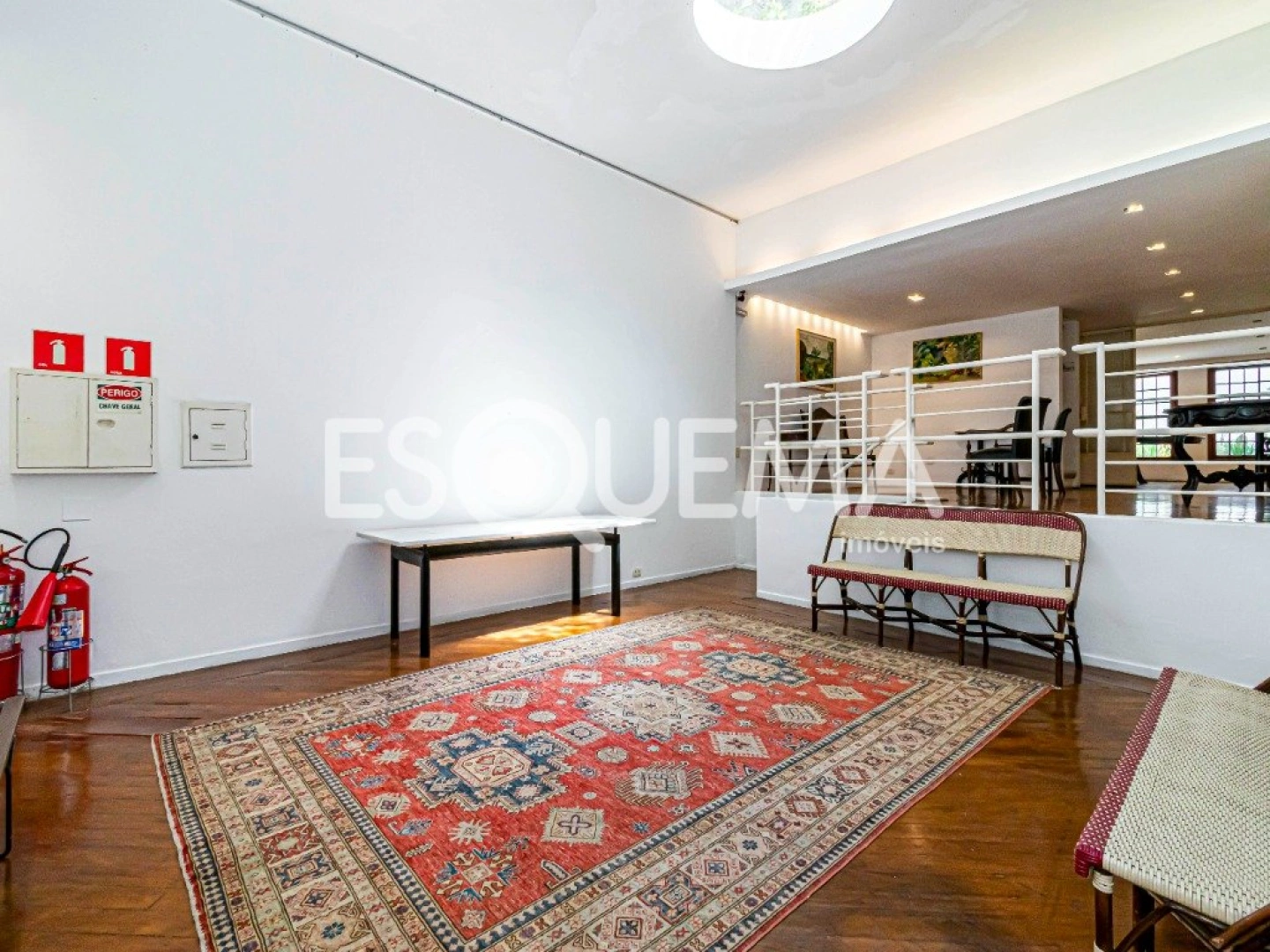 Casa comercial e residencial à venda, em zoneamento ZM - Imagem 1