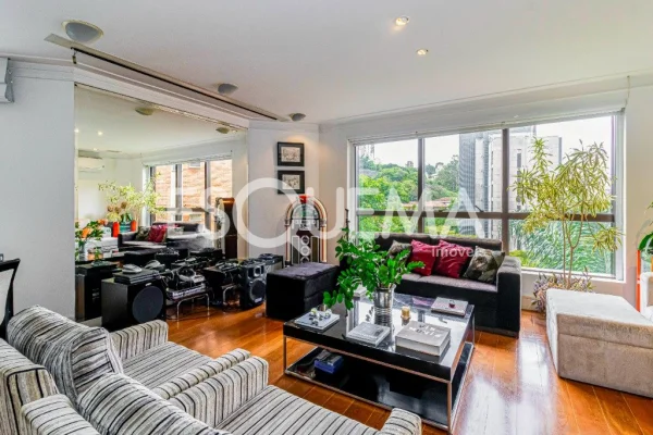 Apartamento amplo e iluminado na Vila Madalena
