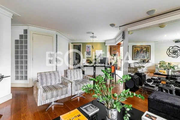 Apartamento amplo e iluminado na Vila Madalena