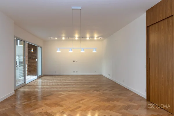 Apartamento reformado a passos do Clube Paulistano