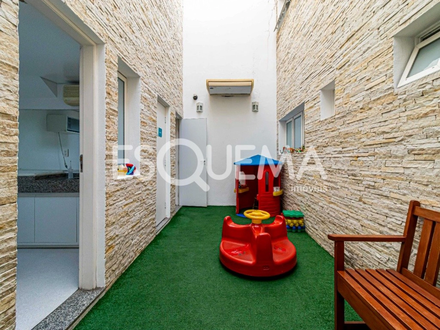 Casa Comercial reformada no Jardim Paulitsa - Imagem 14