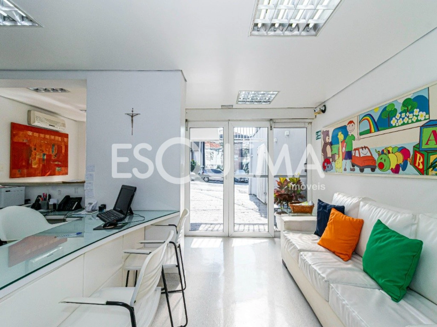 Casa Comercial reformada no Jardim Paulitsa - Imagem 1