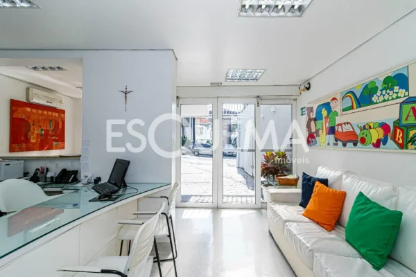 Casa Comercial reformada no Jardim Paulitsa