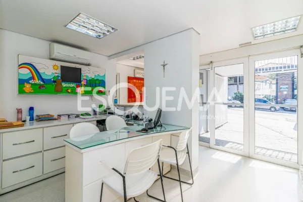Casa Comercial reformada no Jardim Paulitsa