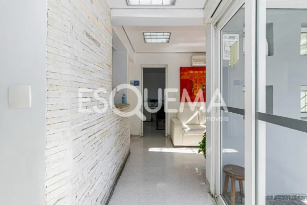Casa Comercial reformada no Jardim Paulitsa