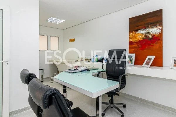 Casa Comercial reformada no Jardim Paulitsa