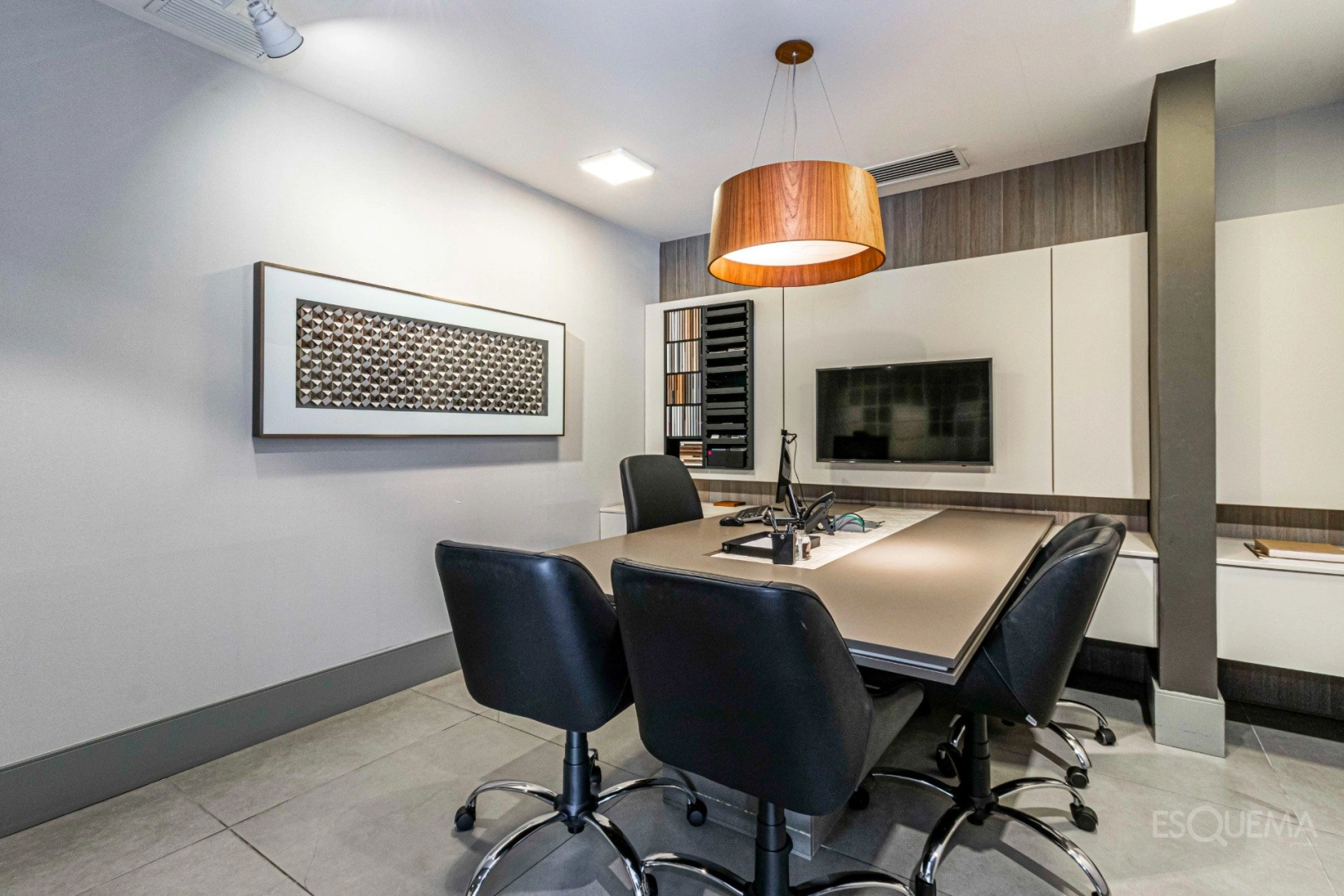 Casa comercial em um dos melhores pontos do eixo de decoração da cidade - Imagem 12