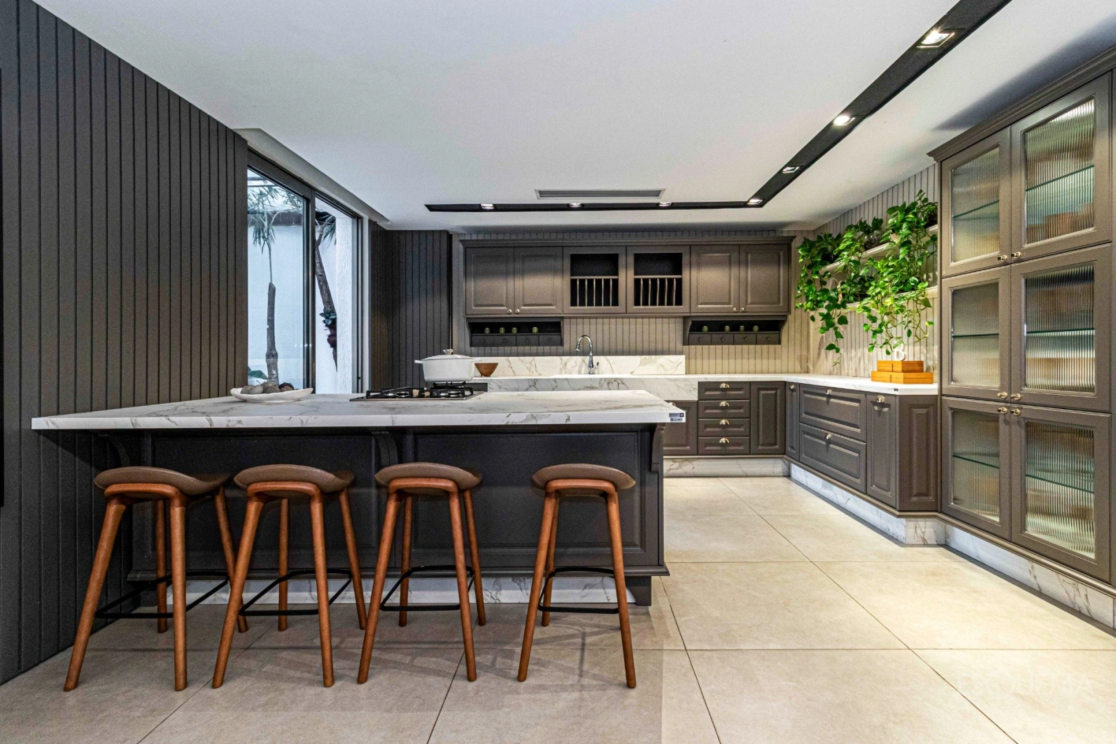 Casa comercial em um dos melhores pontos do eixo de decoração da cidade - Imagem 13