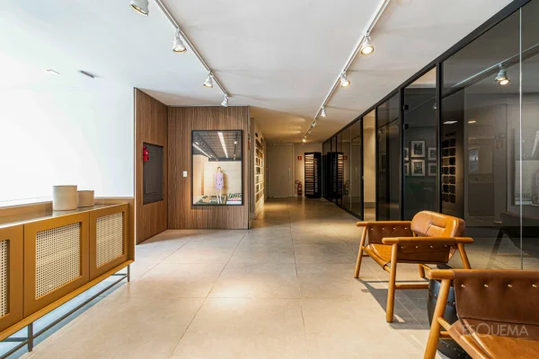 Casa comercial em um dos melhores pontos do eixo de decoração da cidade