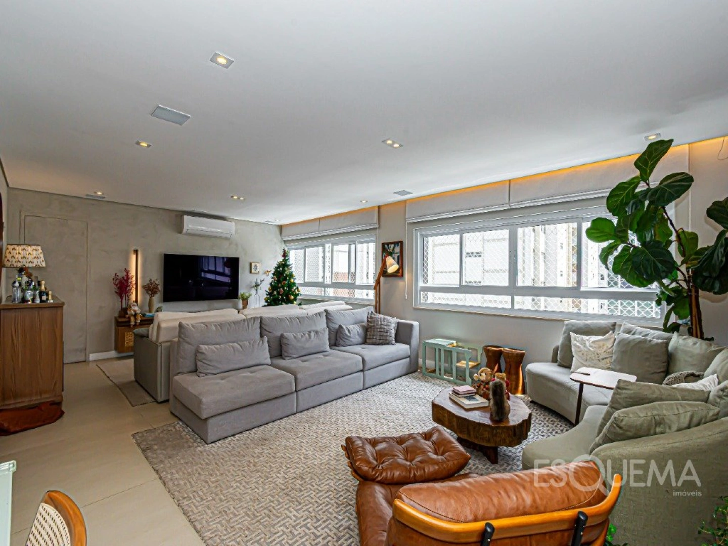 Apartamento reformado com três suítes nos Jardins - Imagem 1